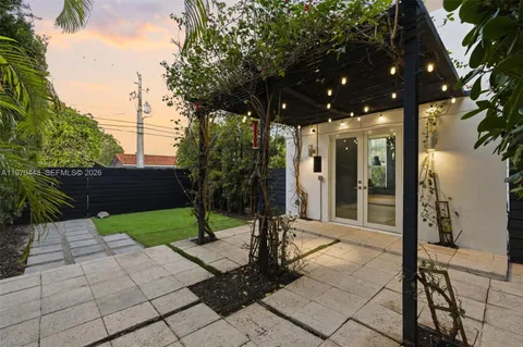 $995,000 | 6014 Southwest 22nd Street, Miami, FL 33155