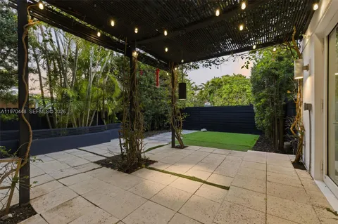 $995,000 | 6014 Southwest 22nd Street, Miami, FL 33155