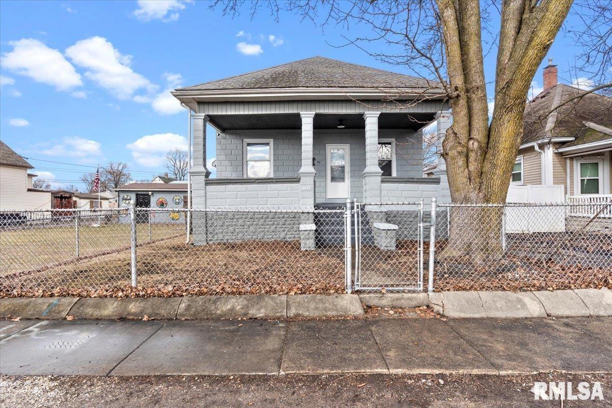 1617 East Cummins Avenue Springfield, IL 62702 - Photo 1 of 32