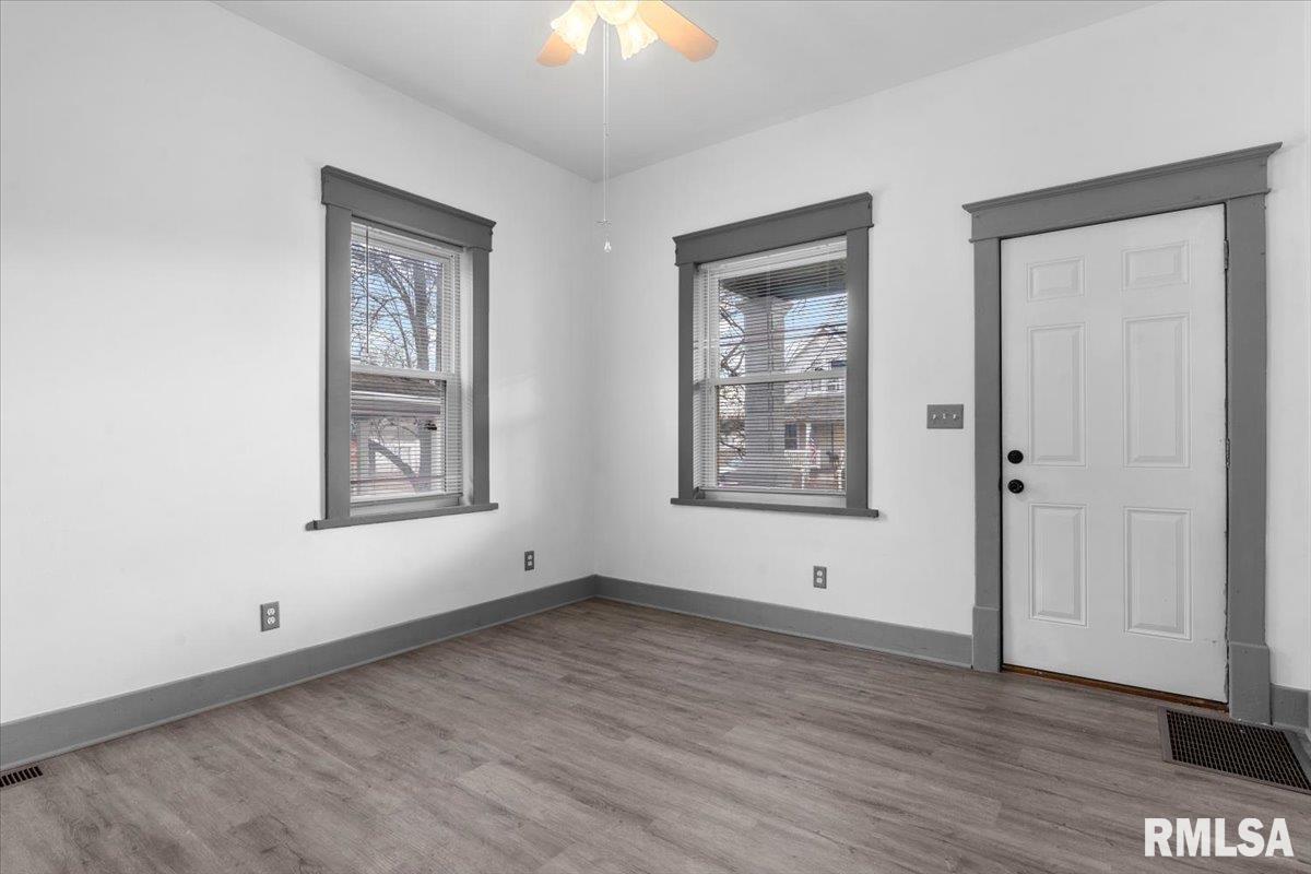 1617 East Cummins Avenue Springfield, IL 62702 - Photo 6 of 32