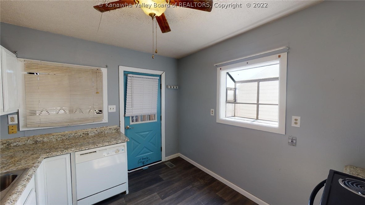 128 Rotary Road Huntington, WV 25705 - Photo 7 of 16 Gallery Image 7