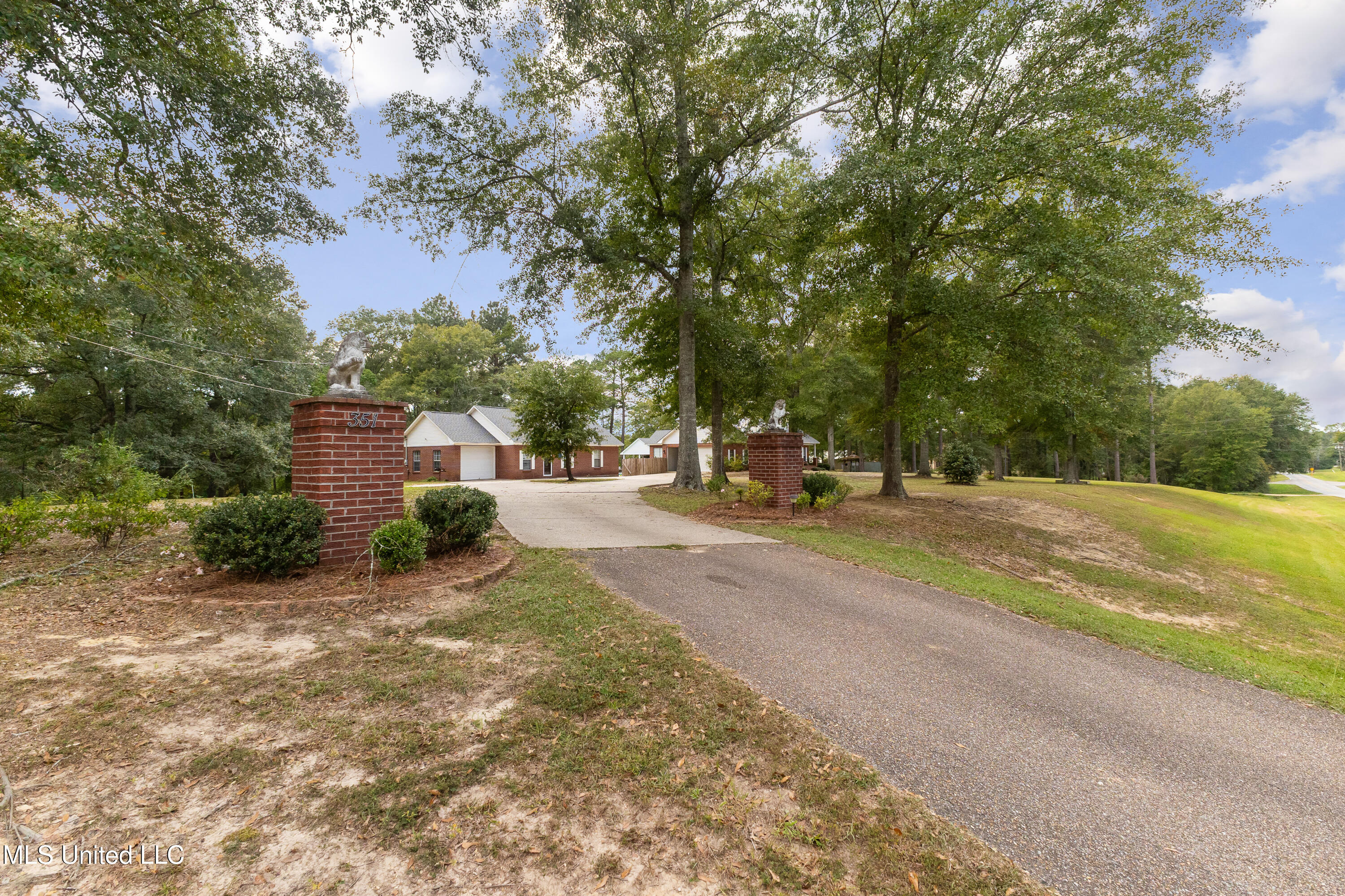 351 Graves Road Ellisville, MS 39437 - Photo 2 of 69 351_Graves_Rd-3