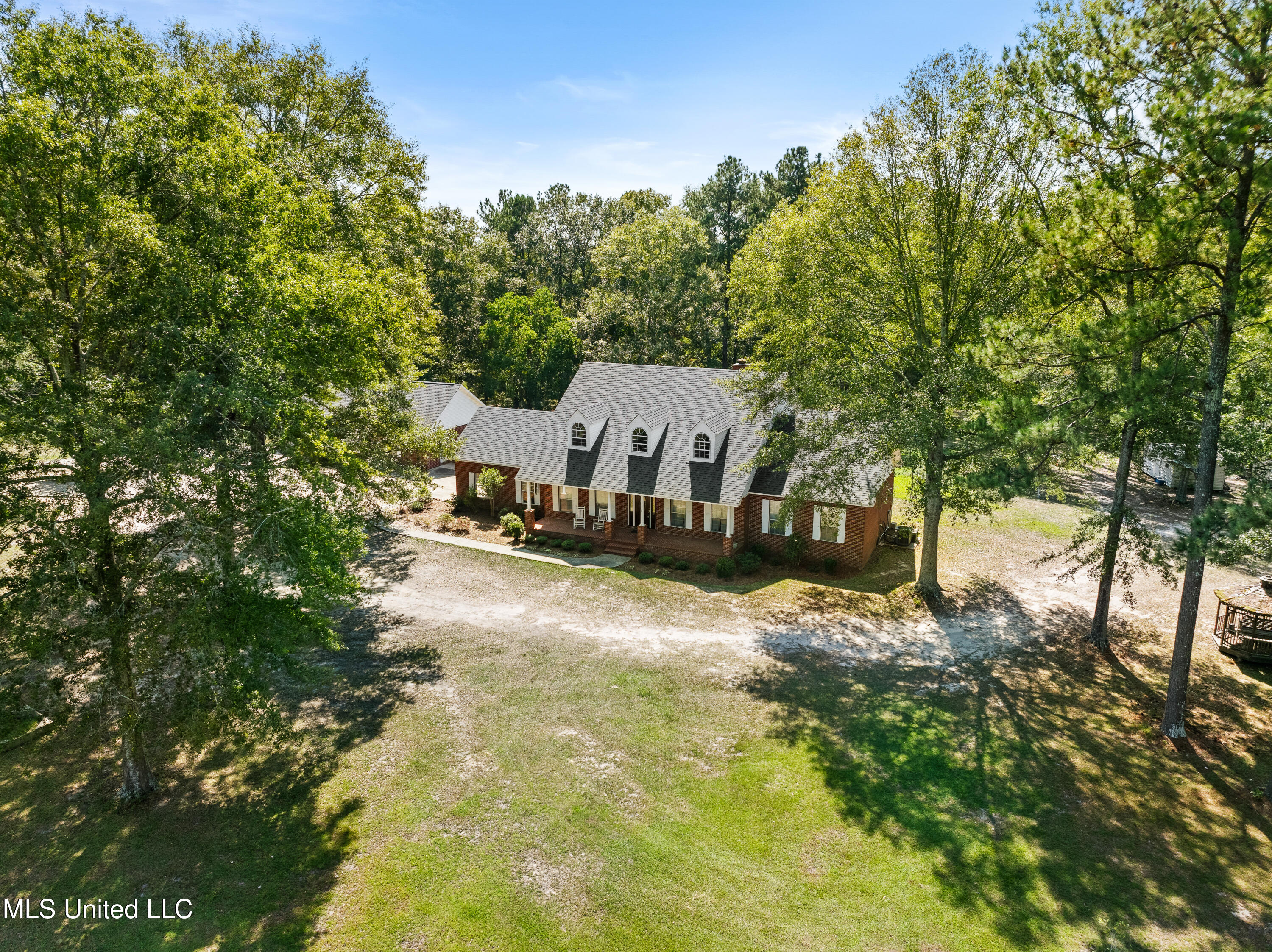 351 Graves Road Ellisville, MS 39437 - Photo 4 of 69 351_Graves_Rd-2
