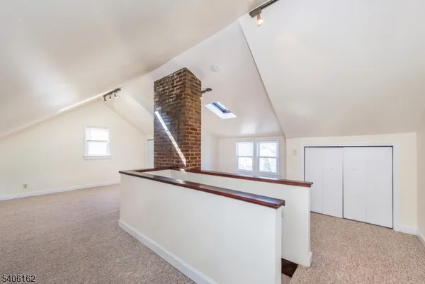 $2,300 | 39 Baldwin Place, Unit 2, Bloomfield, NJ 07003