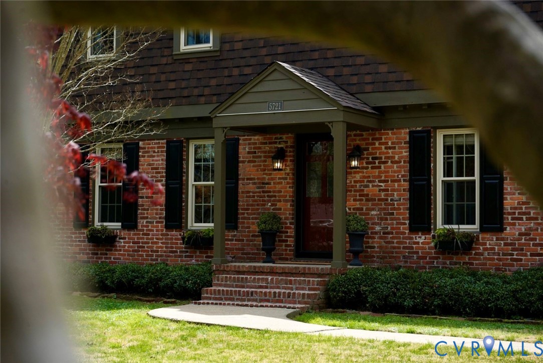 5721 Elfinwood Road Chester, VA 23831 - Photo 3 of 34