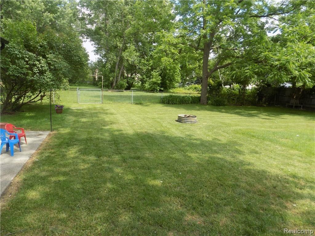 27276 Bunert Road Warren, MI 48088 - Photo 16 of 22 16.JPG