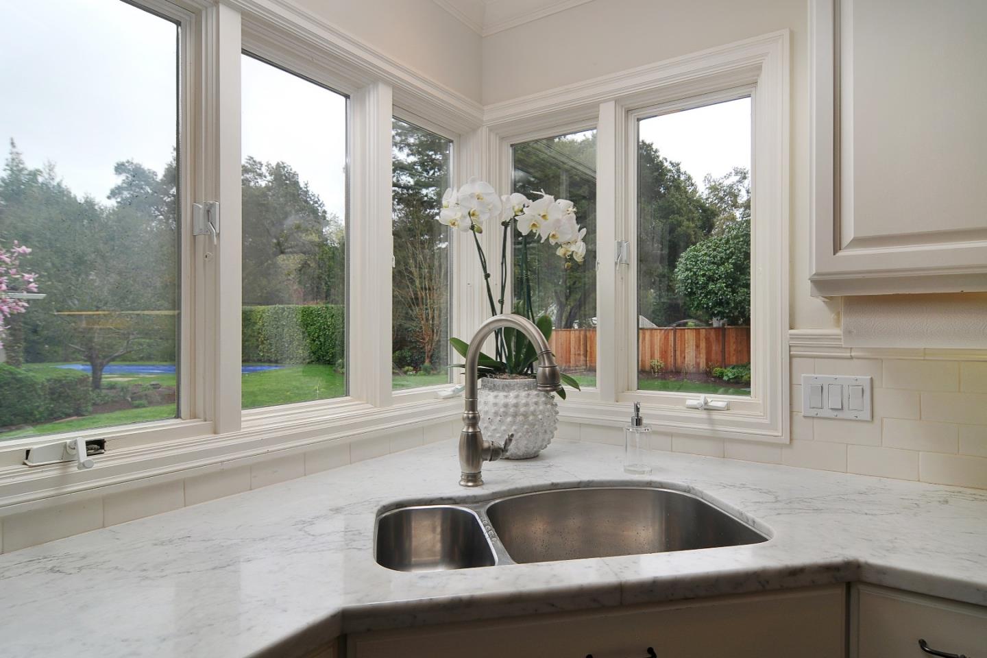 47 Ralston Road Atherton, CA 94027 - Photo 8 of 35