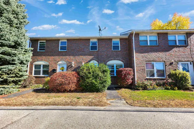 $2,400 | 147 Beech Street, Manchester, NH 03103