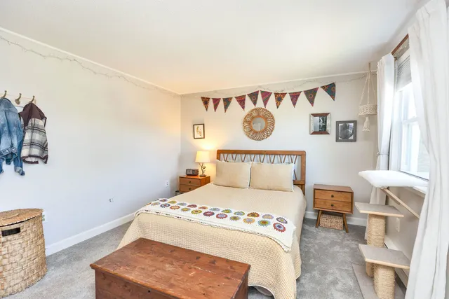 $2,400 | 147 Beech Street, Manchester, NH 03103