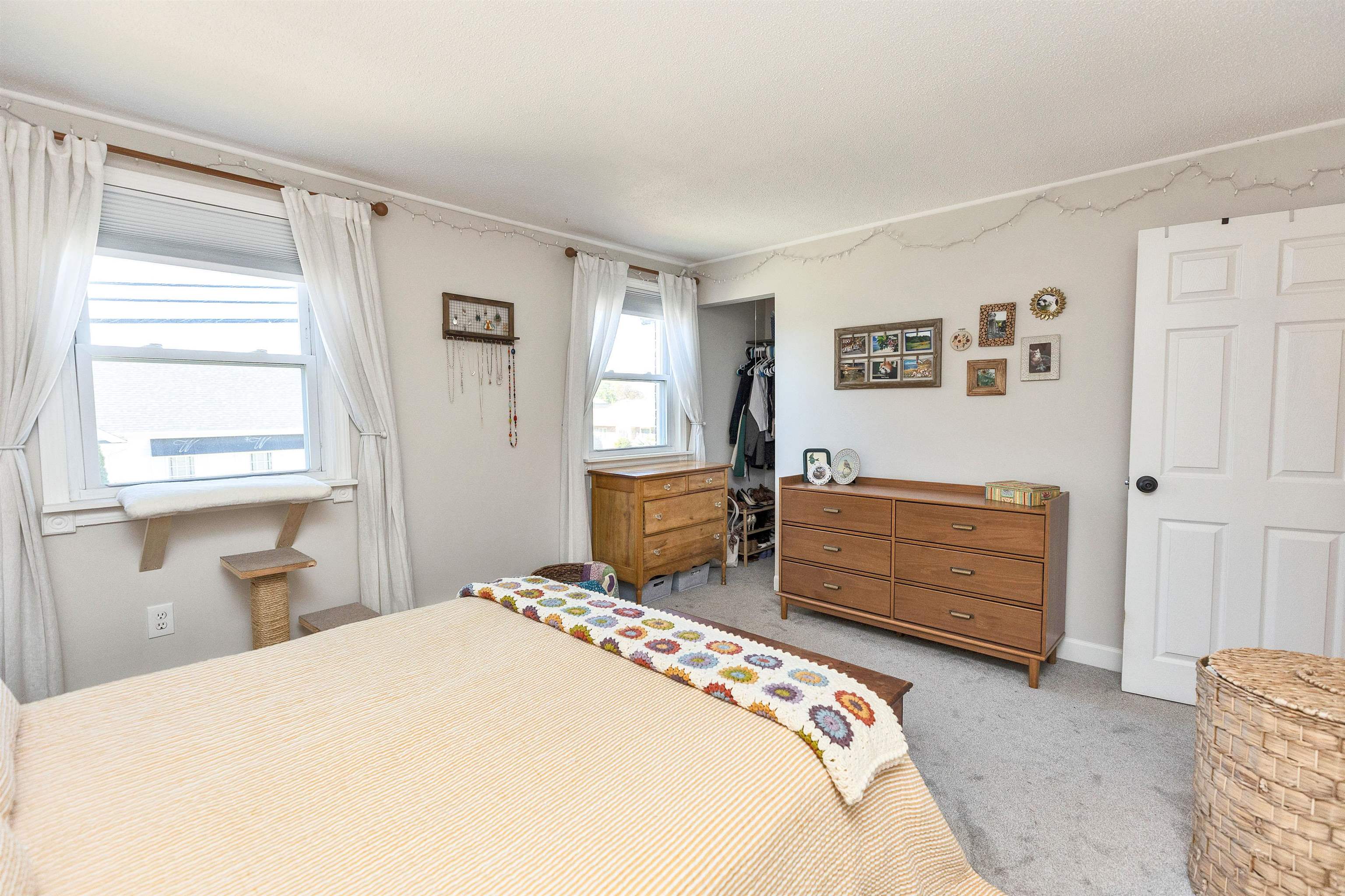 147 Beech Street Manchester, NH 03103 - Photo 26 of 33