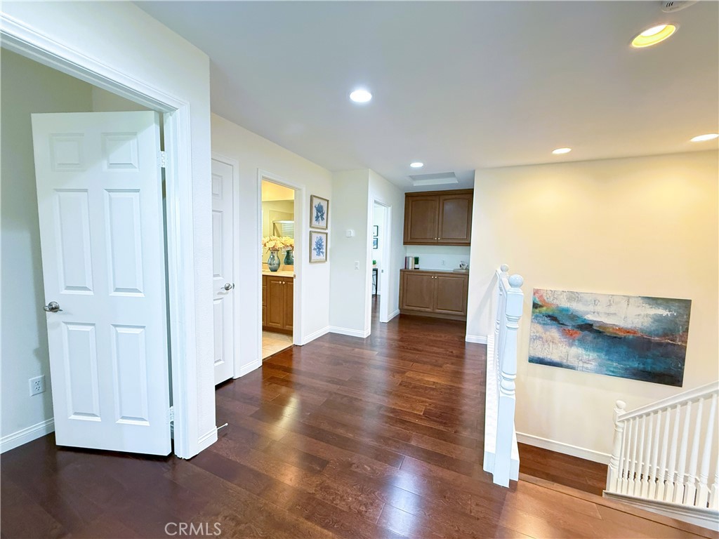 81 Keepsake Irvine, CA 92618 - Photo 17 of 39 Hallway