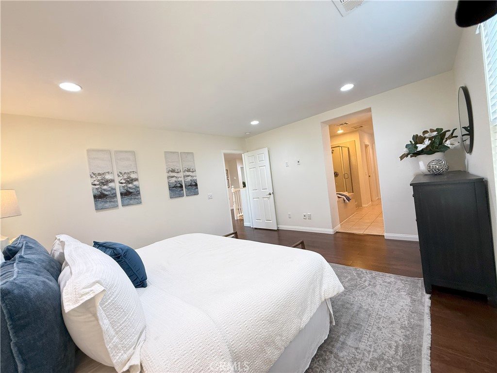 81 Keepsake Irvine, CA 92618 - Photo 18 of 39 Master bedroom