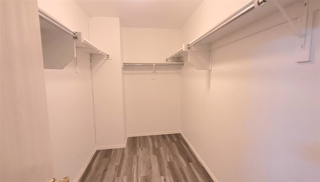 8470 Goldfinch Way Dallas, TX 75249 - Photo 12 of 20