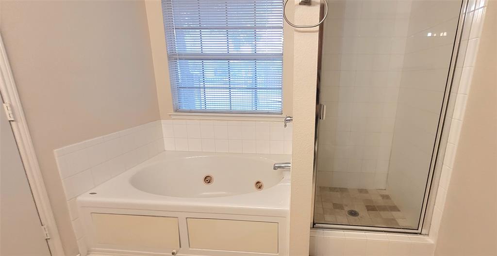 8470 Goldfinch Way Dallas, TX 75249 - Photo 14 of 20