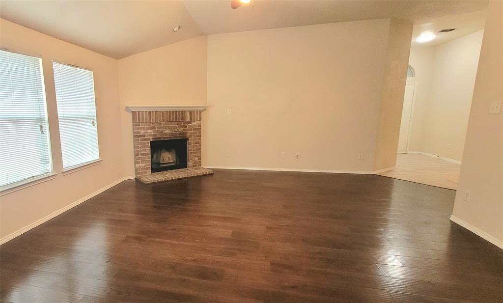 8470 Goldfinch Way Dallas, TX 75249 - Photo 2 of 20