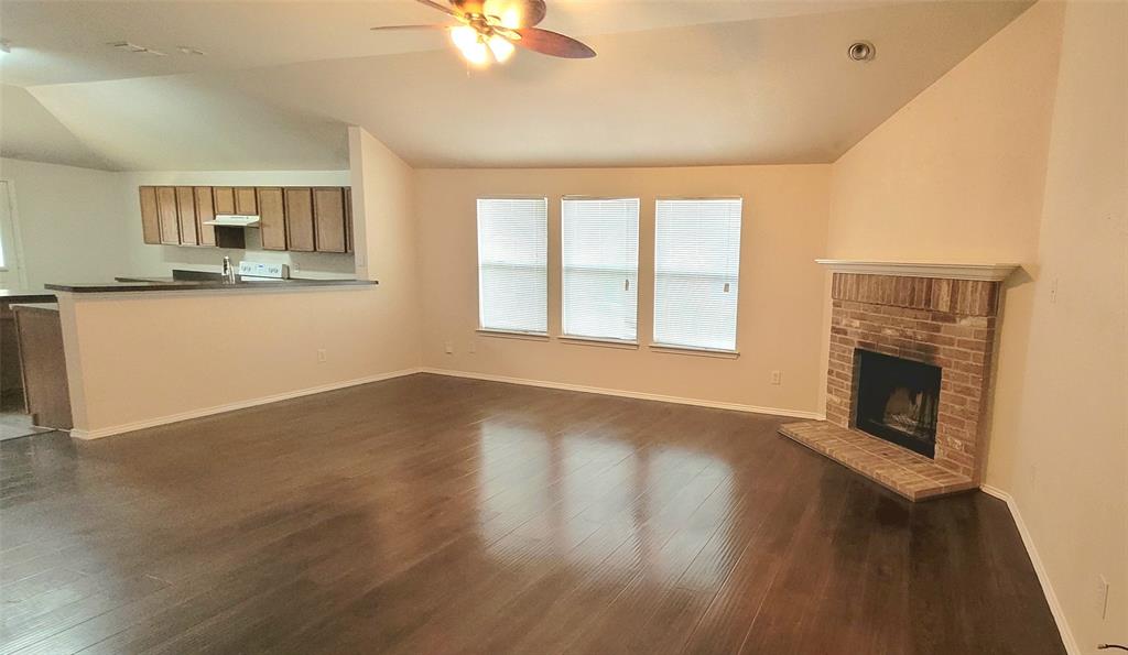 8470 Goldfinch Way Dallas, TX 75249 - Photo 3 of 20