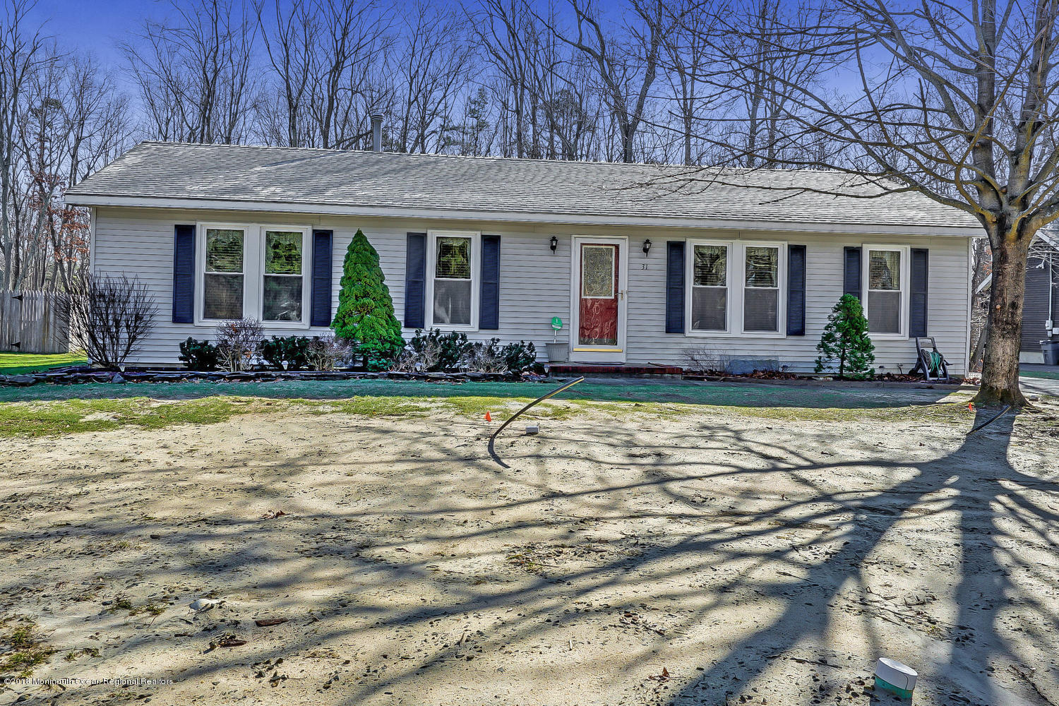 31 Frank Applegate Road Jackson, NJ 08527 - Photo 8 of 36 a view of a house with swimming pool and a porch with furniture