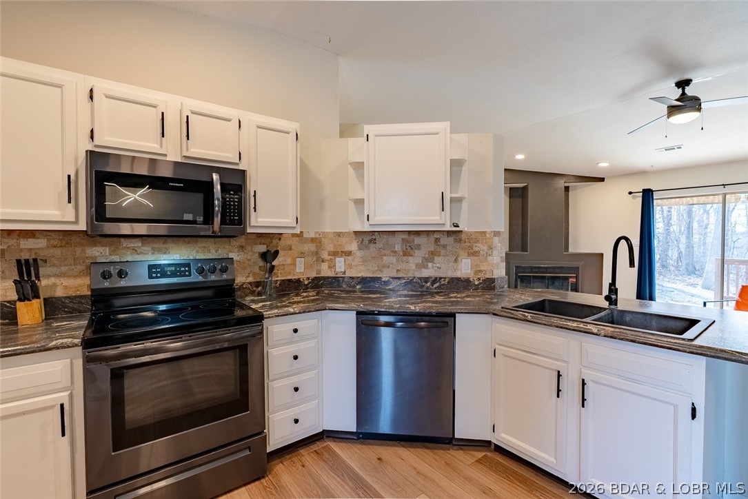 1670 Bittersweet Road Lake Ozark, MO 65049 - Photo 13 of 33 Kitchen