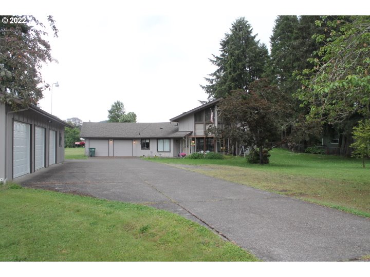 1155 Clearwater Lane Springfield, OR 97478 - Photo 1 of 12 Gallery Image 1