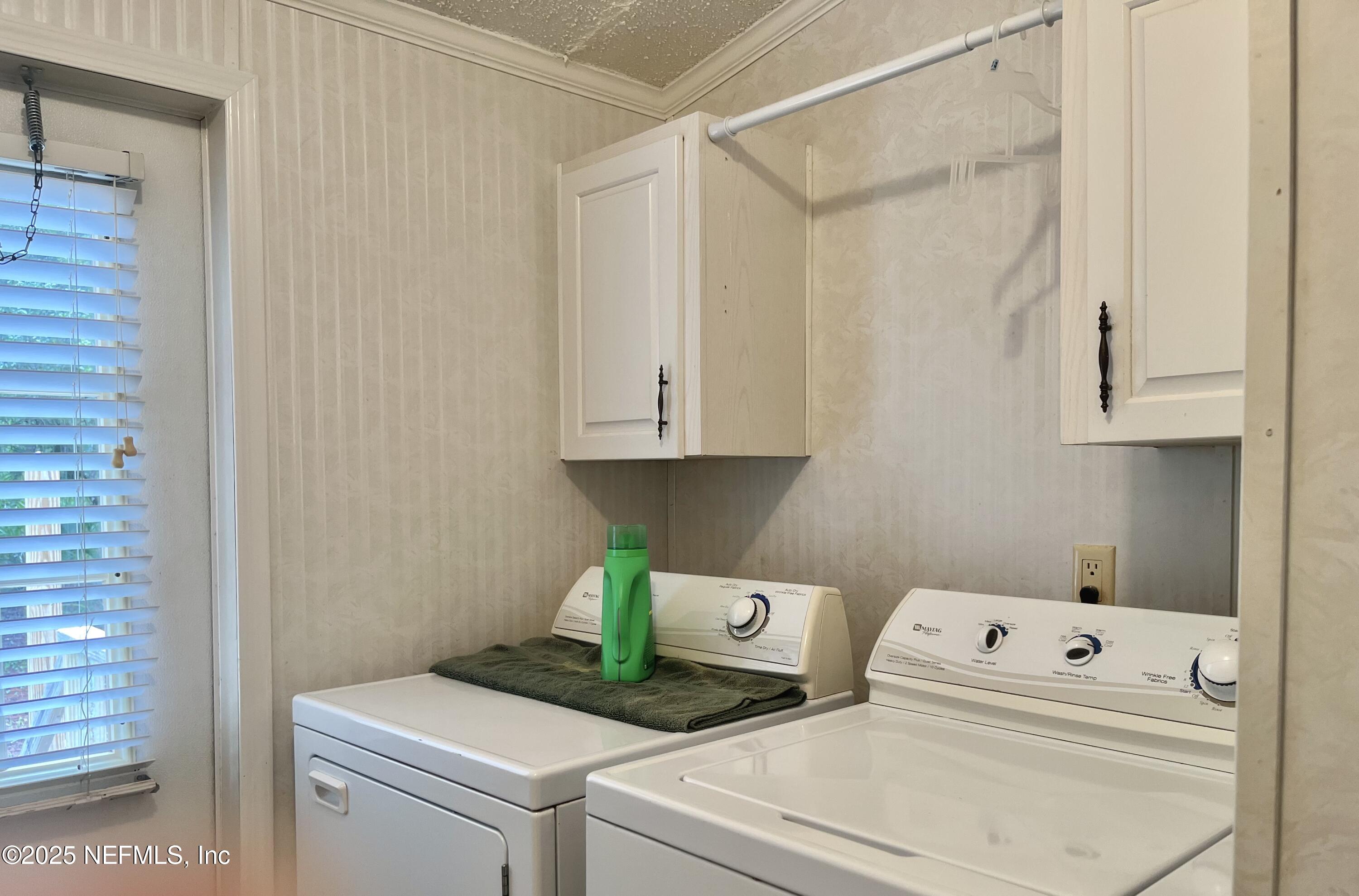 118 July Avenue Georgetown, FL 32139 - Photo 13 of 21 a utility room with dryer and washer