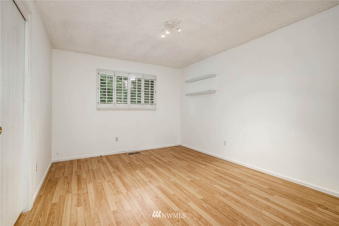 15917 Southeast 178th Street Renton, WA 98058 - Photo 14 of 34