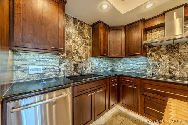 $484,900 | 758 Malibu Road, Unit 12, Osage Beach, MO 65065