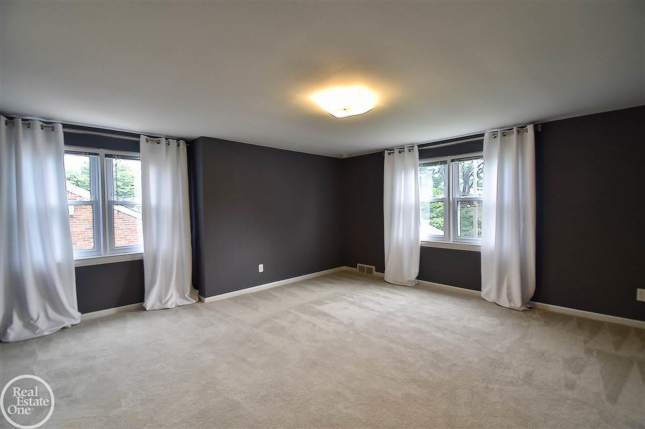 1086 Hawthorne Road Grosse Pointe, MI 48236 - Photo 23 of 31