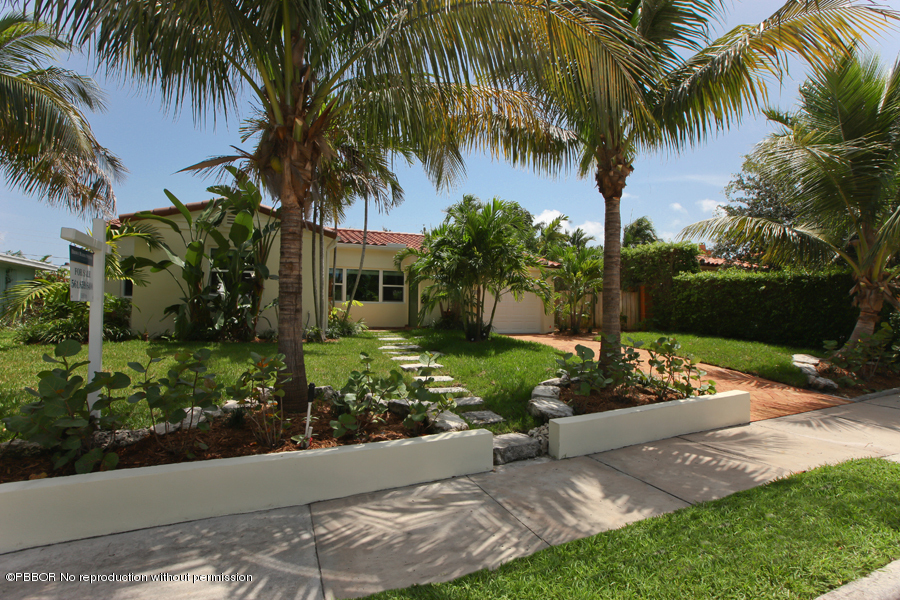 130 Alpine Road West Palm Beach, FL 33405 - Photo 12 of 14 a view of a backyard