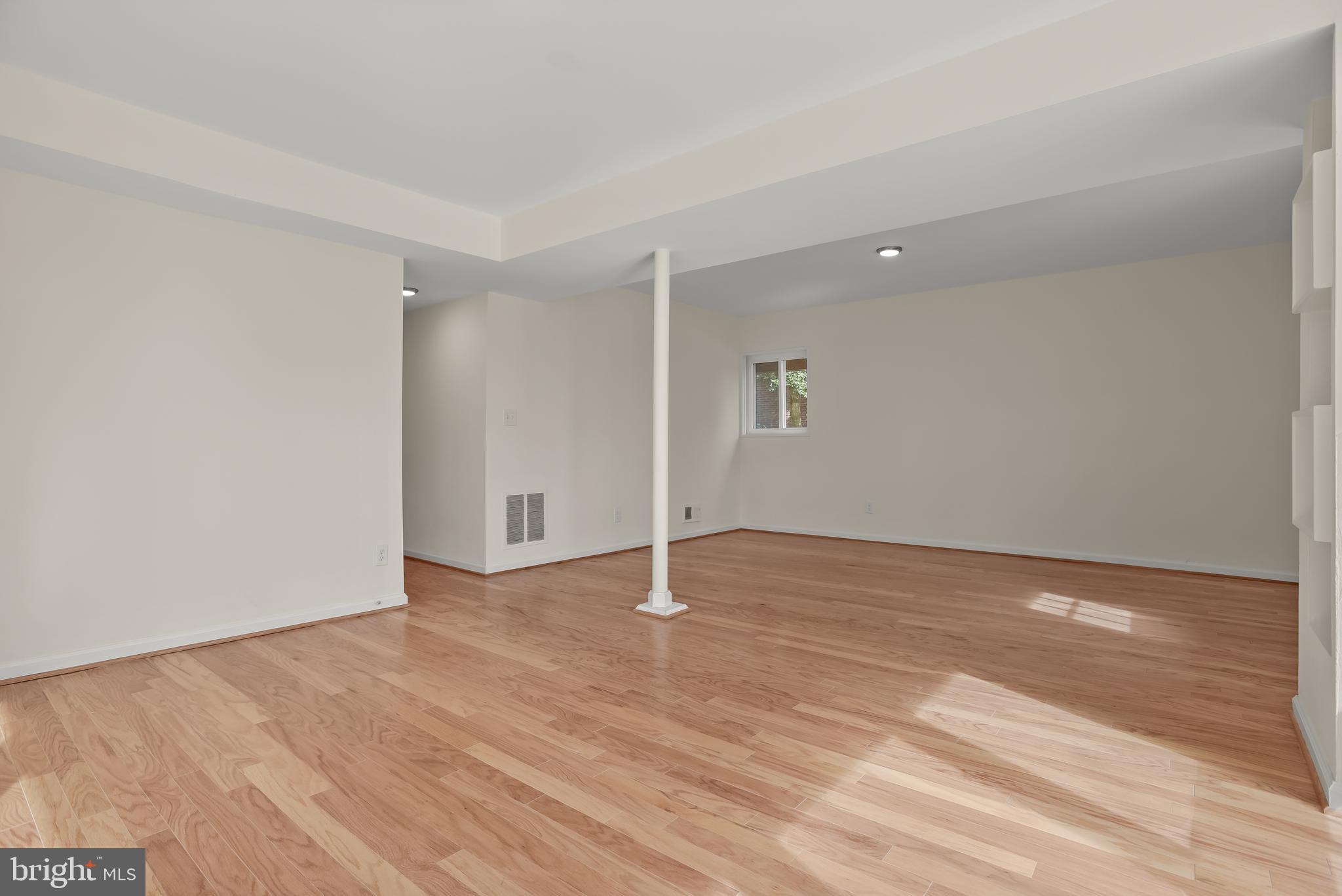 11510 Highview Avenue Silver Spring, MD 20902 - Photo 20 of 38 Family Room