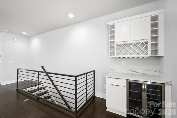 a view of entryway with workspace