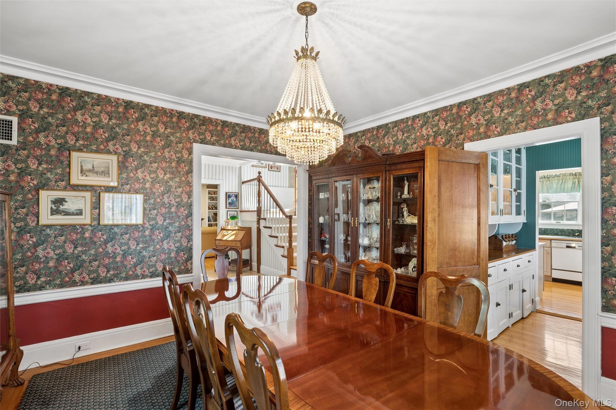 153 Roxbury Road Garden City, NY 11530 - Photo 18 of 42