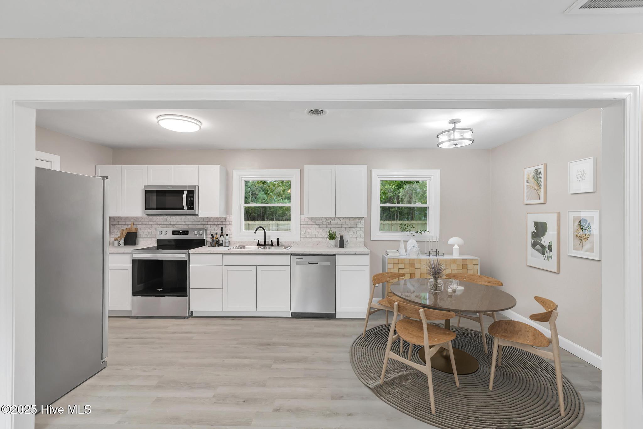 175 Kellumtown Road Hubert, NC 28539 - Photo 11 of 23 Kitchen/Dining Rm