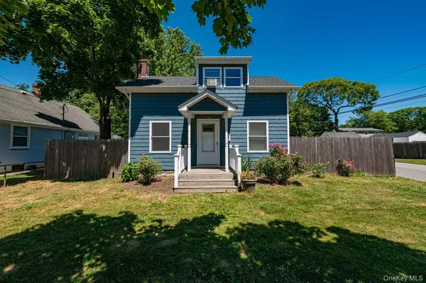 $499,999 | 35 Oakland Avenue, Port Jefferson Station, NY 11776