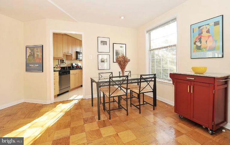 1880 Columbia Road Northwest, Unit 301 Washington, DC 20009 - Photo 12 of 15 Dining Area