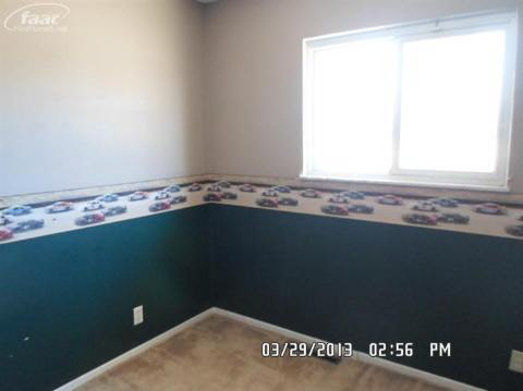 5263 Torrey Road Flint, MI 48507 - Photo 16 of 22 20344076-15.JPG