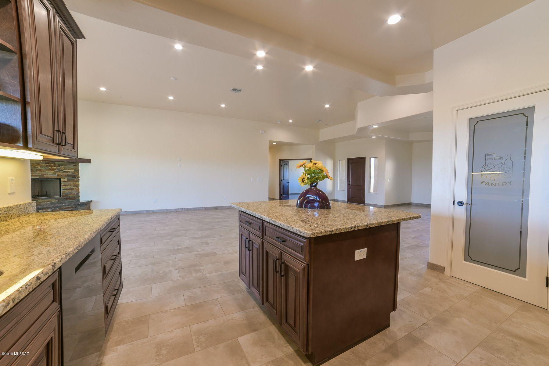 6270 West Sunset Road Tucson, AZ 85743 - Photo 7 of 25 Gallery Image 7