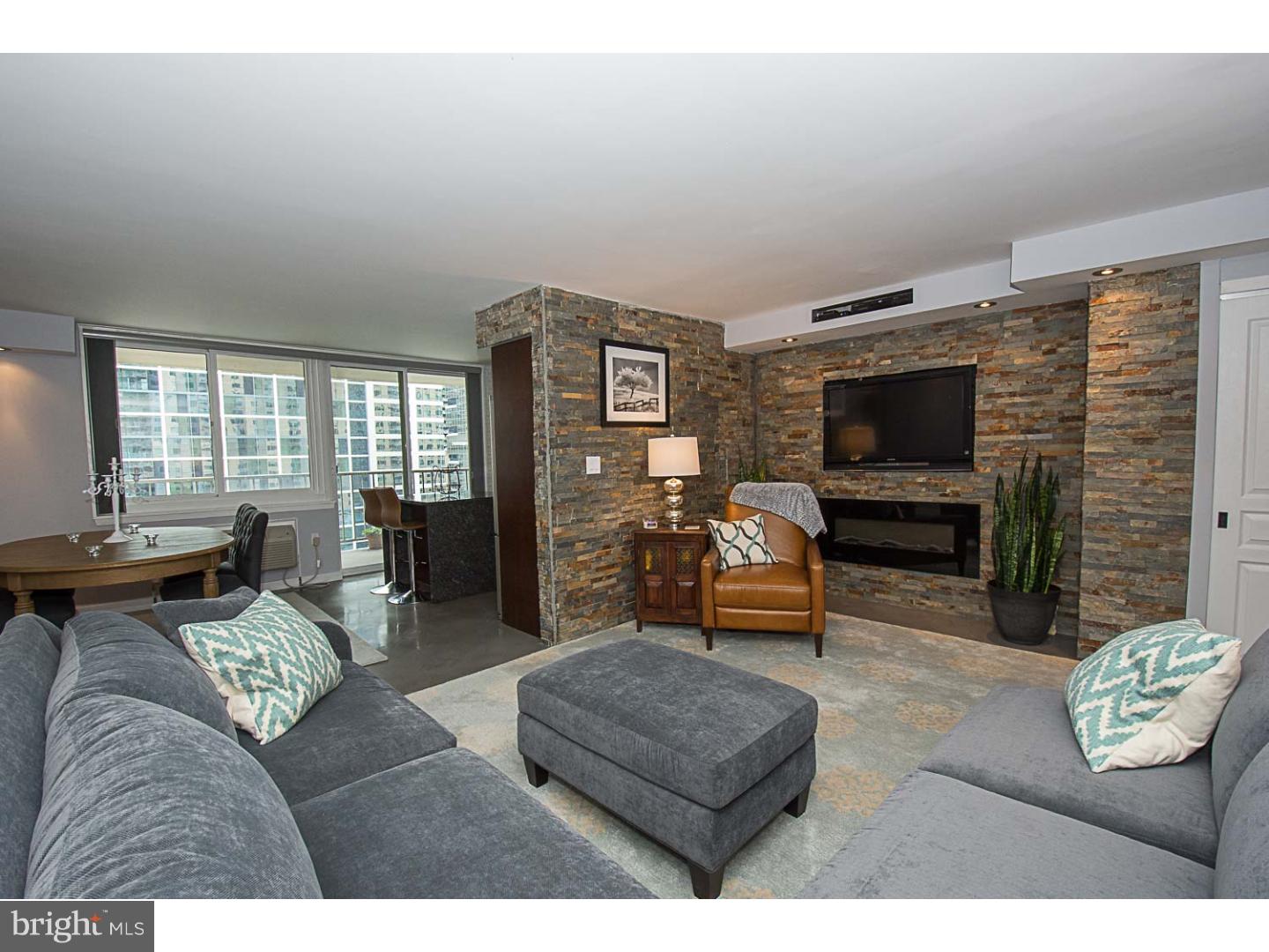 1919 Chestnut Street, Unit 1919 Philadelphia, PA 19103 - Photo 2 of 20