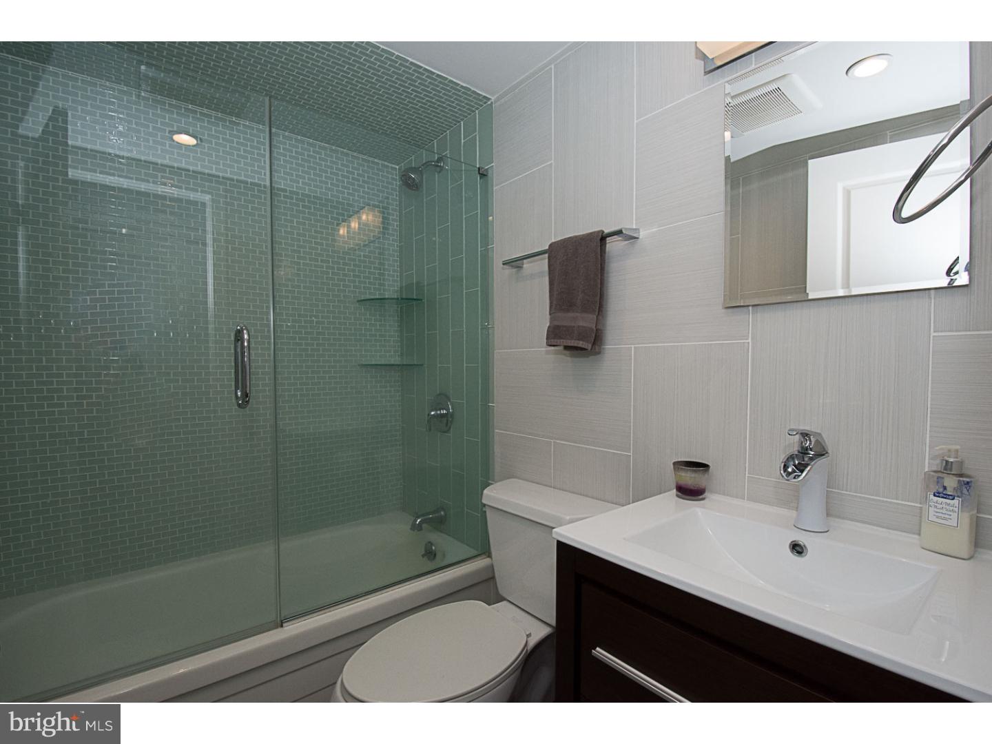 1919 Chestnut Street, Unit 1919 Philadelphia, PA 19103 - Photo 12 of 20