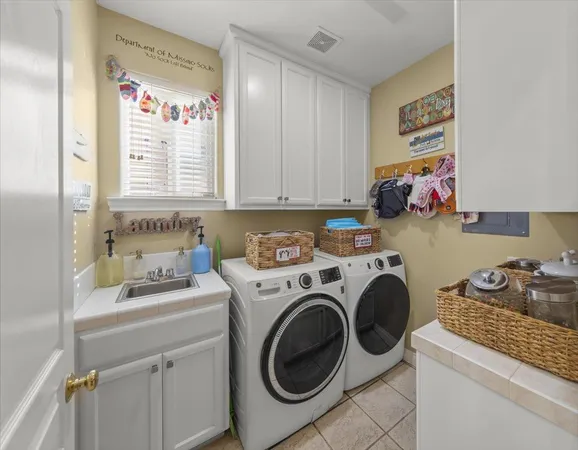 $925,000 | 1901 Calistoga Drive, Hollister, CA 95023