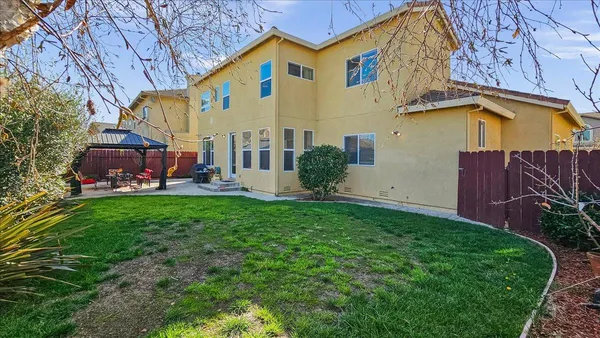 $925,000 | 1901 Calistoga Drive, Hollister, CA 95023