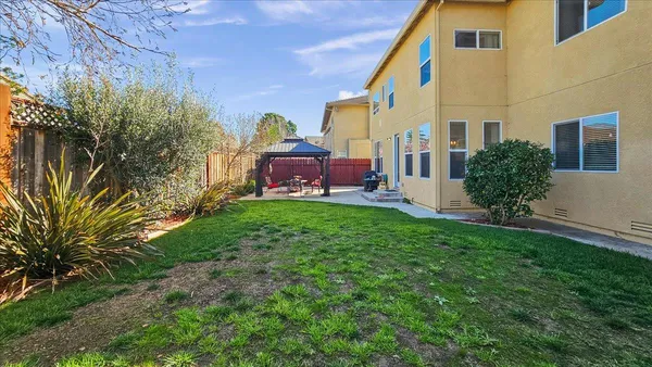 $925,000 | 1901 Calistoga Drive, Hollister, CA 95023