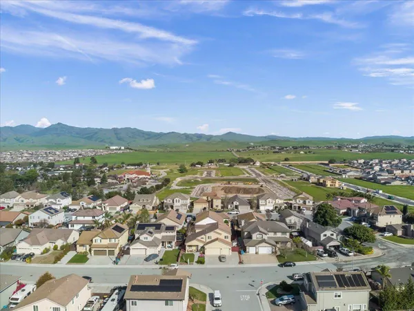 $925,000 | 1901 Calistoga Drive, Hollister, CA 95023