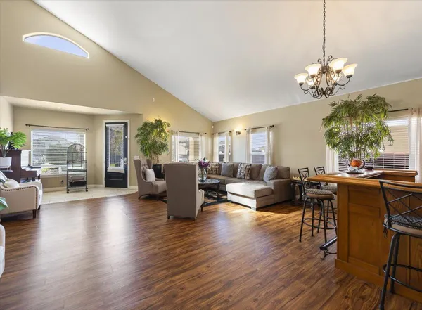$925,000 | 1901 Calistoga Drive, Hollister, CA 95023