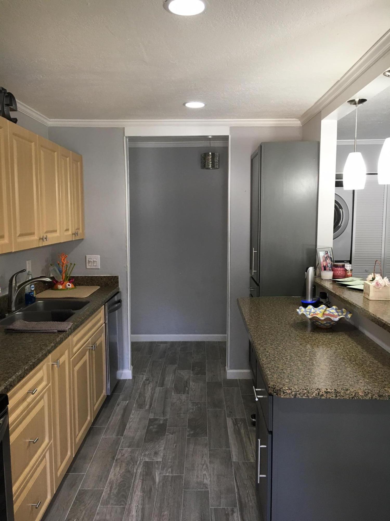 150 Pineview Road, Unit F3 Jupiter, FL 33469 - Photo 3 of 12 kitchen 2