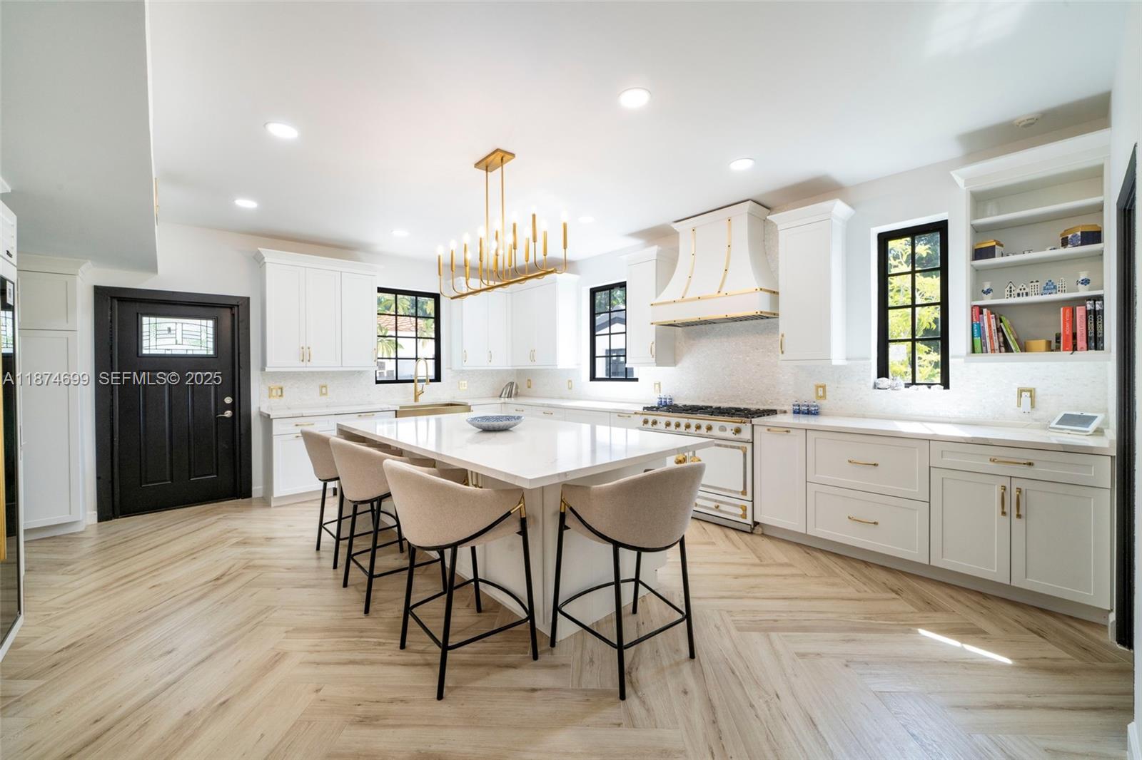 5149 Alton Road Miami Beach, FL 33140 - Photo 13 of 39