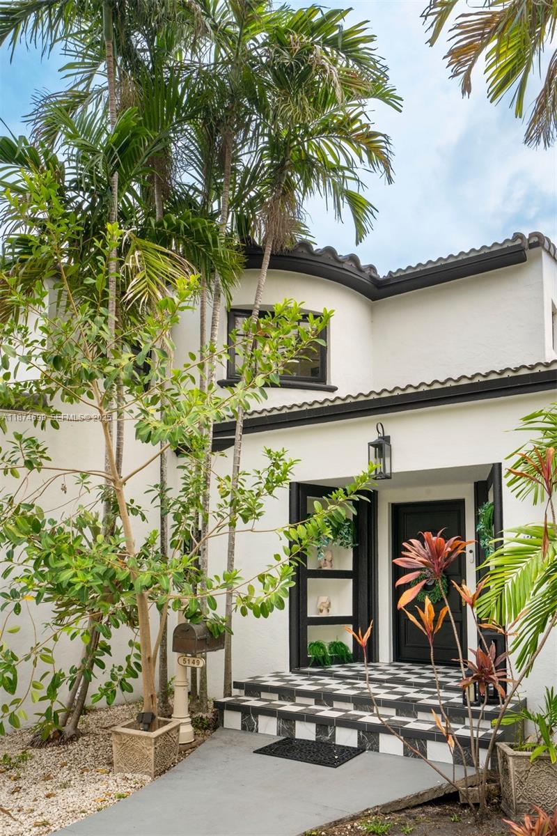 5149 Alton Road Miami Beach, FL 33140 - Photo 3 of 39