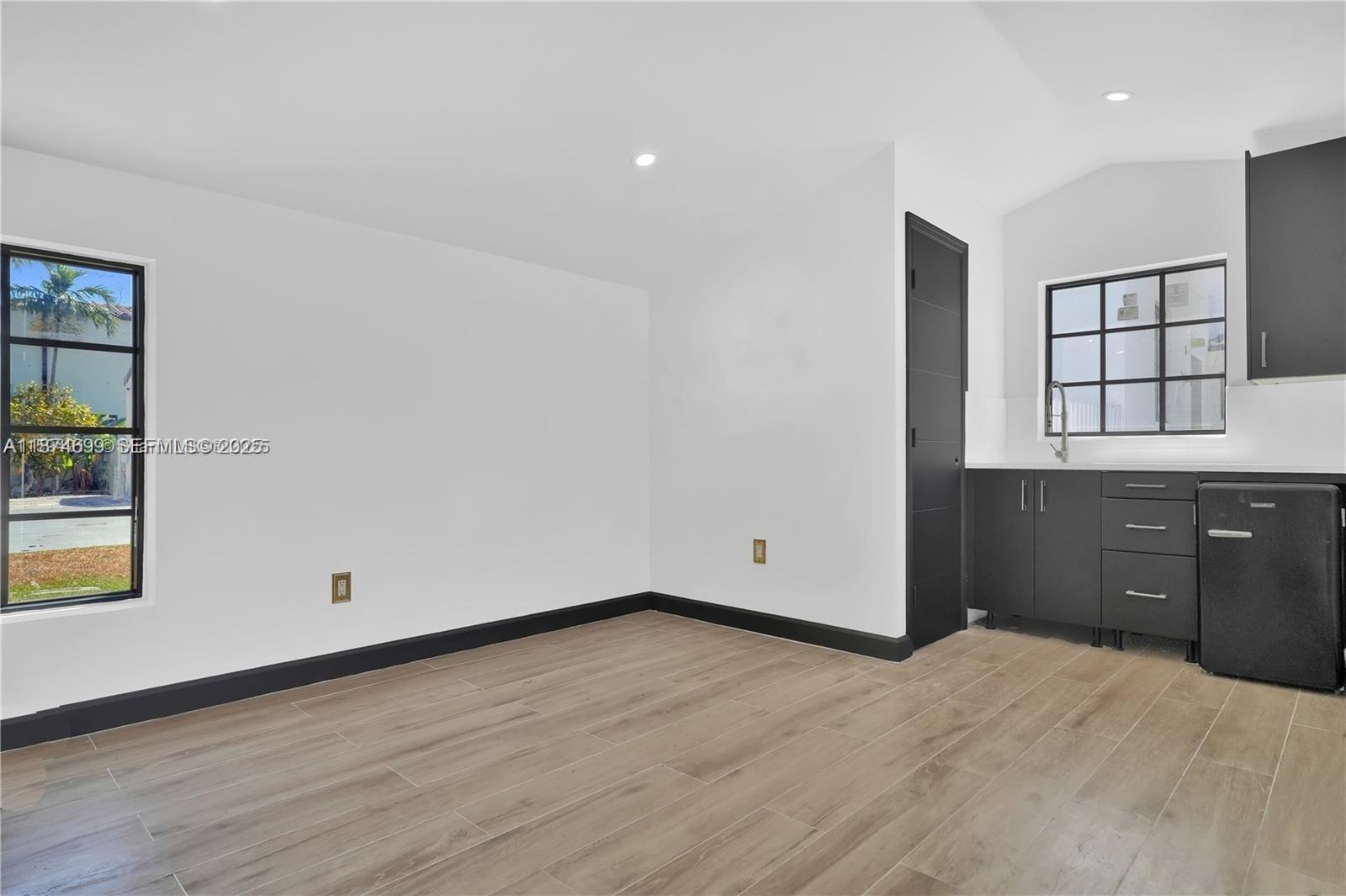 5149 Alton Road Miami Beach, FL 33140 - Photo 32 of 39