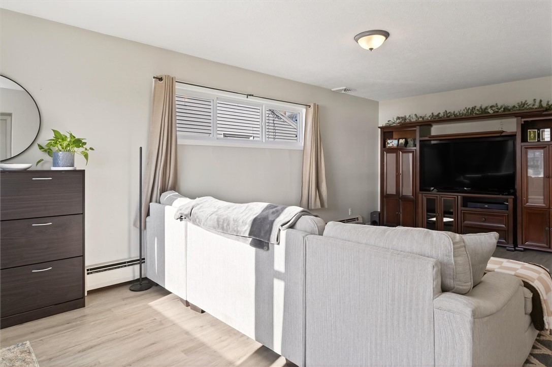 388 Orland Road Irondequoit, NY 14622 - Photo 4 of 26