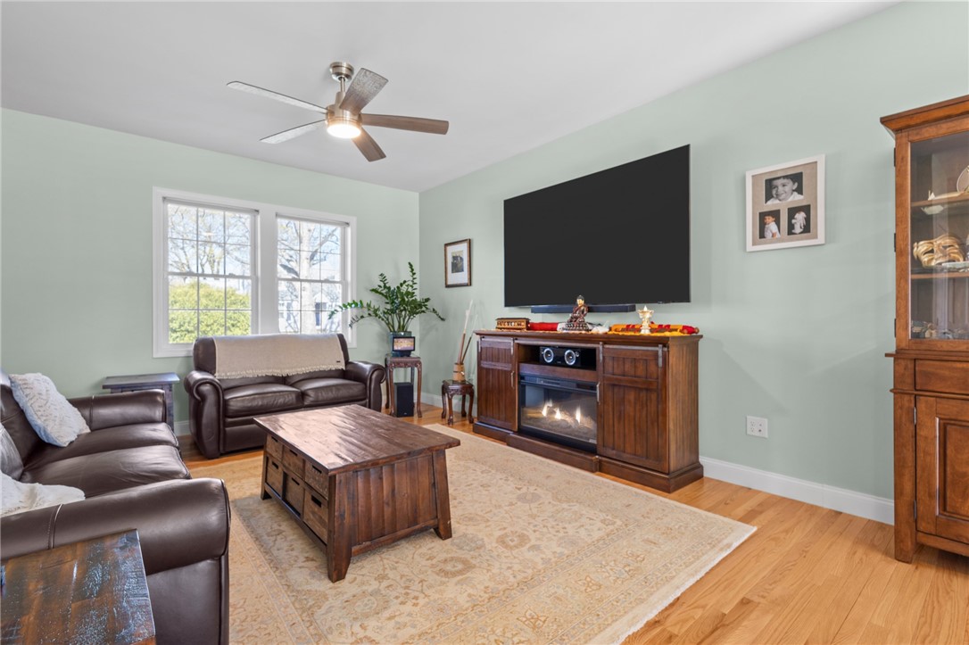 54 Carpenter Street Warwick, RI 02886 - Photo 11 of 42