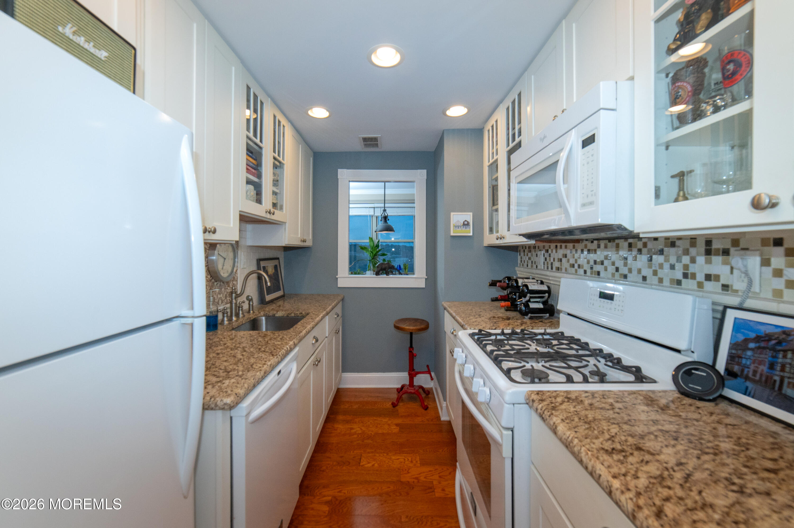 28 Riverside Avenue, Unit 6B Red Bank, NJ 07701 - Photo 6 of 31 Kitchen-1